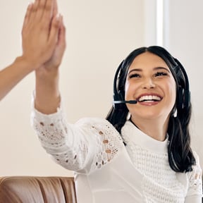 satisfied contact center agent